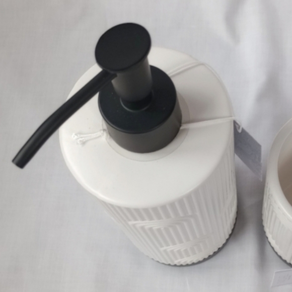 RACHEL Rachel Roy▪️Soap Dispenser Bathroom Set - Picture 2 of 4